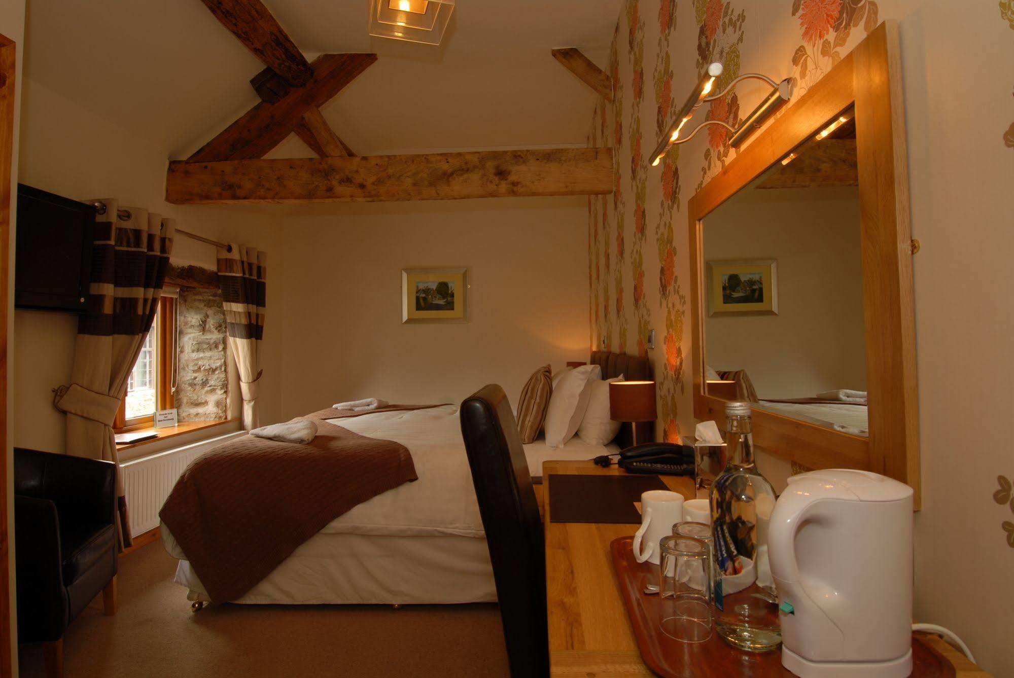 Baron At Bucknell Bed & Breakfast ภายนอก รูปภาพ